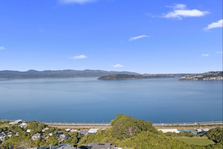 Photo of property in 122b Nicholson Road, Khandallah, Wellington, 6035