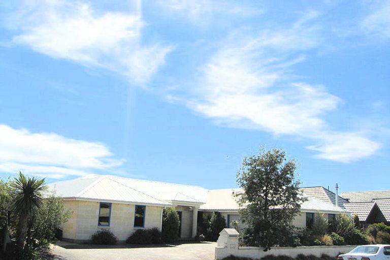 Photo of property in 22 Eastwood Rise, Waimairi Beach, Christchurch, 8083