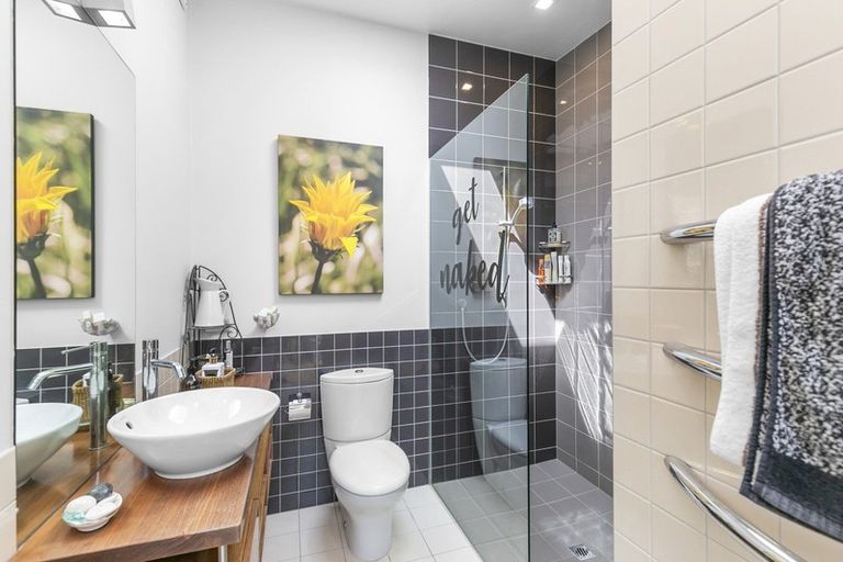 Photo of property in 63 Burnham Street, Seatoun, Wellington, 6022