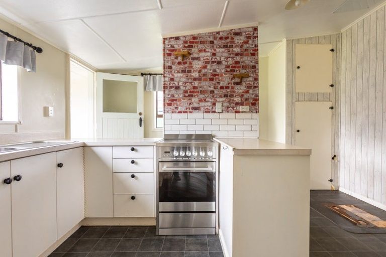 Photo of property in 12 Ormond Street, Woodville, 4920