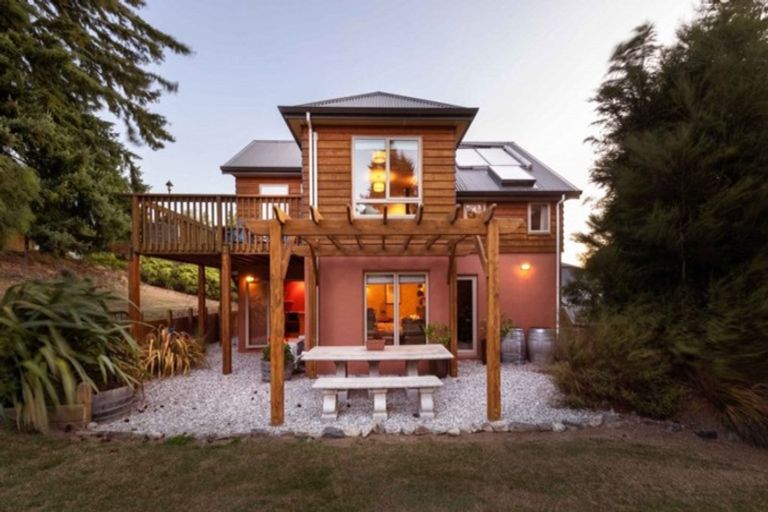 Photo of property in 8 Drake Place, Lake Hawea, Wanaka, 9382