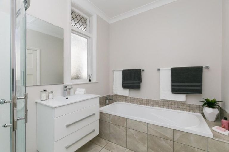 Photo of property in 16 Hudson Street, Island Bay, Wellington, 6023