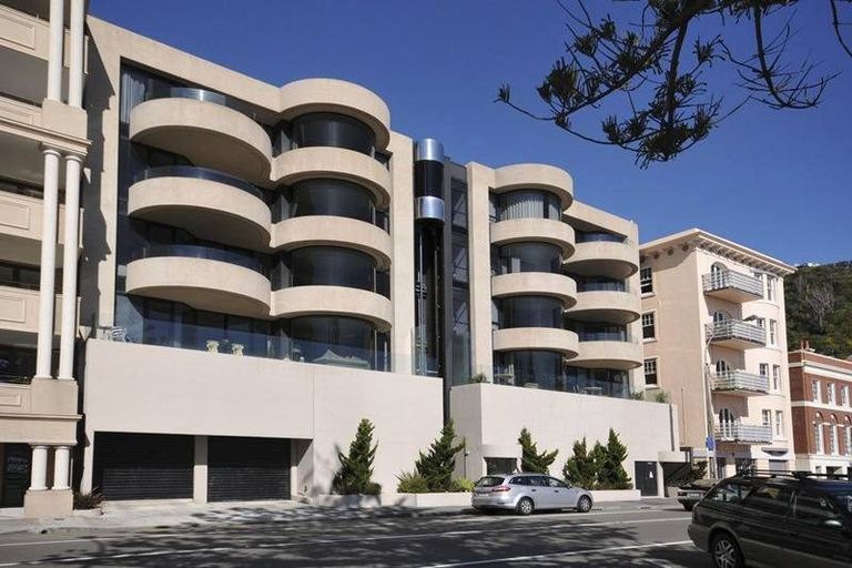 Photo of property in 308u1 Oriental Parade, Oriental Bay, Wellington, 6011