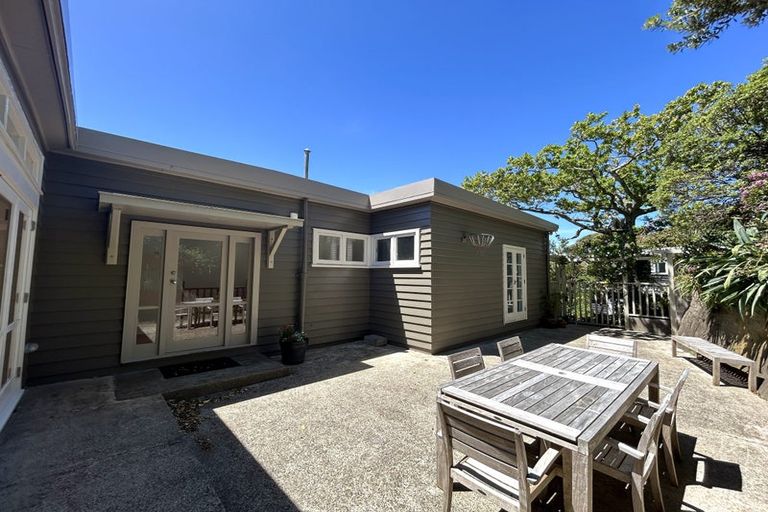 Photo of property in 25 Torwood Road, Khandallah, Wellington, 6035