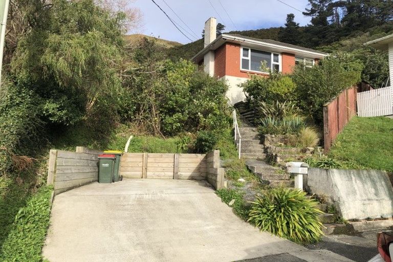 Photo of property in 23 Holmes Grove, Naenae, Lower Hutt, 5011