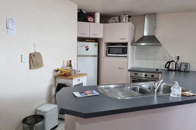 Photo of property in Grandstand Apartments, 12/80u Kent Terrace, Mount Victoria, Wellington, 6011