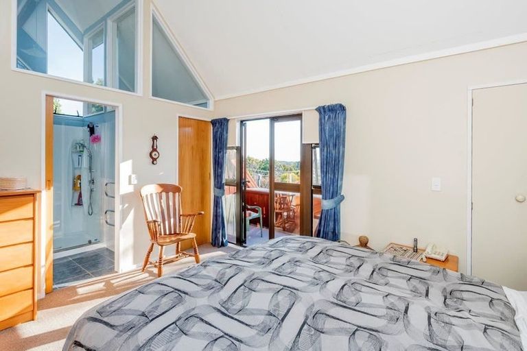 Photo of property in 5 Hira Street, Waikanae, 5036