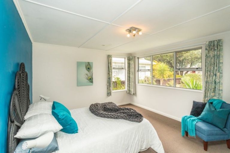 Photo of property in 71 Te Pene Avenue, Titahi Bay, Porirua, 5022