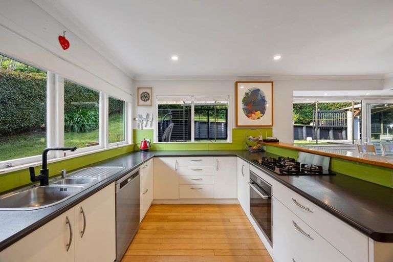 Photo of property in 6 Kerry Dell, Cockle Bay, Auckland, 2014