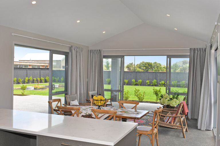 Photo of property in 6 Shearwater Lane, Point Wells, 0986
