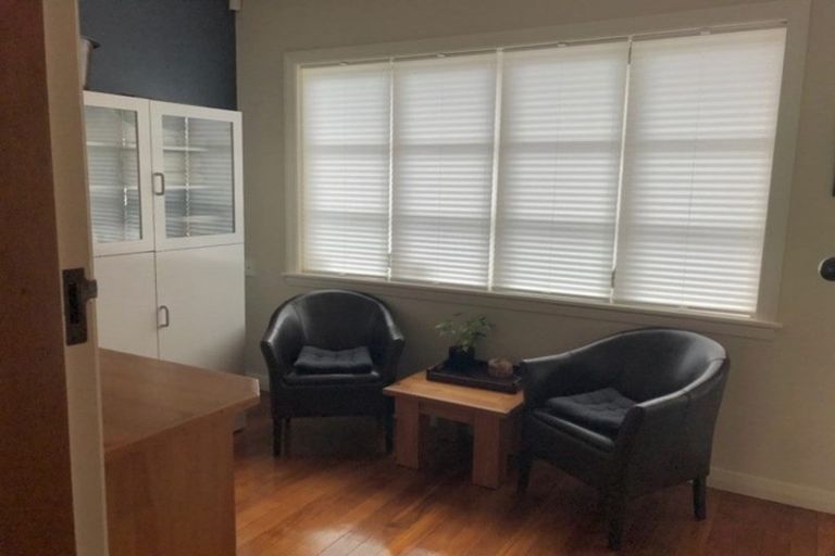 Photo of property in 128 Wilsons Road, Saint Martins, Christchurch, 8022