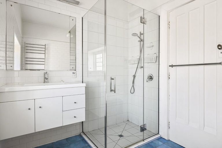 Photo of property in 43 Tomes Road, St Albans, Christchurch, 8052
