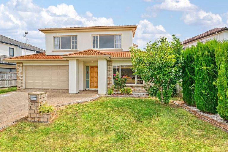 Photo of property in 14 Cyril French Drive, Flat Bush, Auckland, 2016