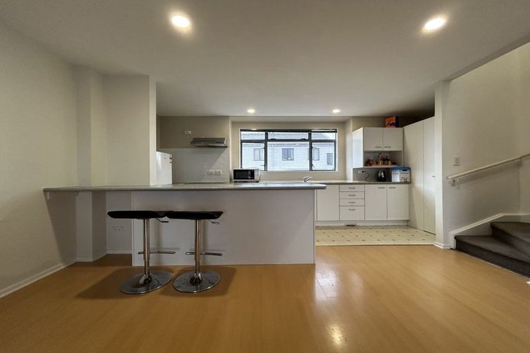 Photo of property in Lakeview Terrace, 24/14 Ambrico Place, New Lynn, Auckland, 0600