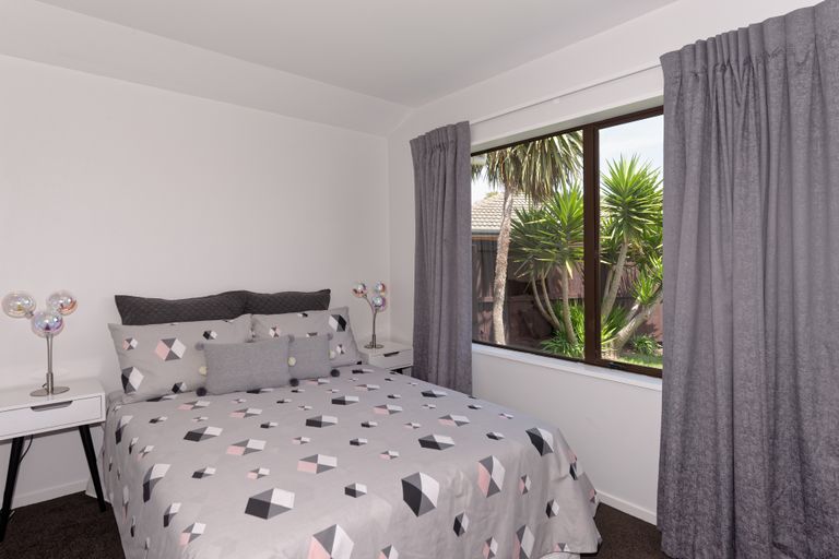 Photo of property in 36 Kirsten Place, Parklands, Christchurch, 8083