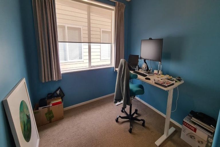 Photo of property in 2 Kotuku Lane, Hobsonville, Auckland, 0616