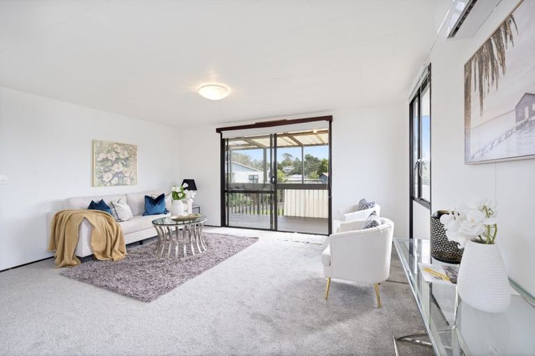 Photo of property in 11 Starforth Place, Henderson, Auckland, 0612