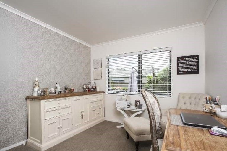 Photo of property in 5 Jadewynn Drive, Massey, Auckland, 0614