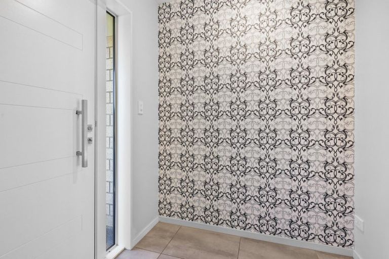 Photo of property in 12 Wattle Lane, Rangiora, 7400