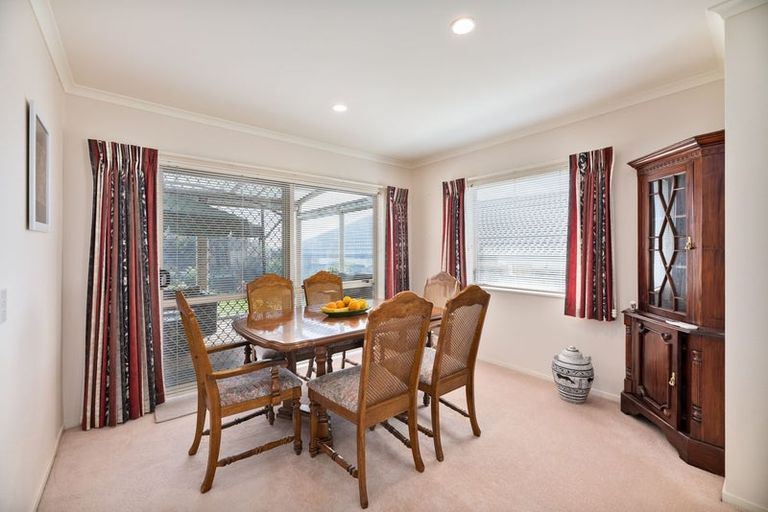 Photo of property in 5 Highfields Terrace, Henderson, Auckland, 0612