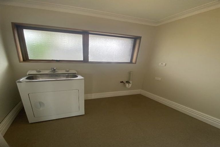 Photo of property in 2/46 Lyons Avenue, Murrays Bay, Auckland, 0630