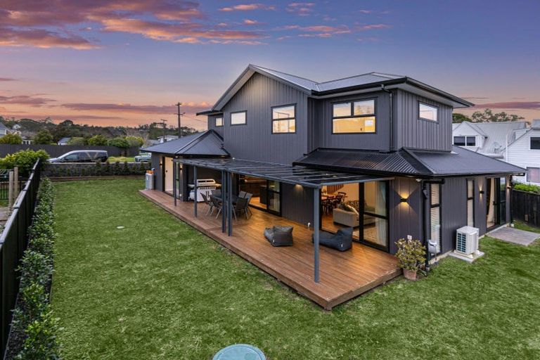 Photo of property in 2a Roland Road, Greenhithe, Auckland, 0632