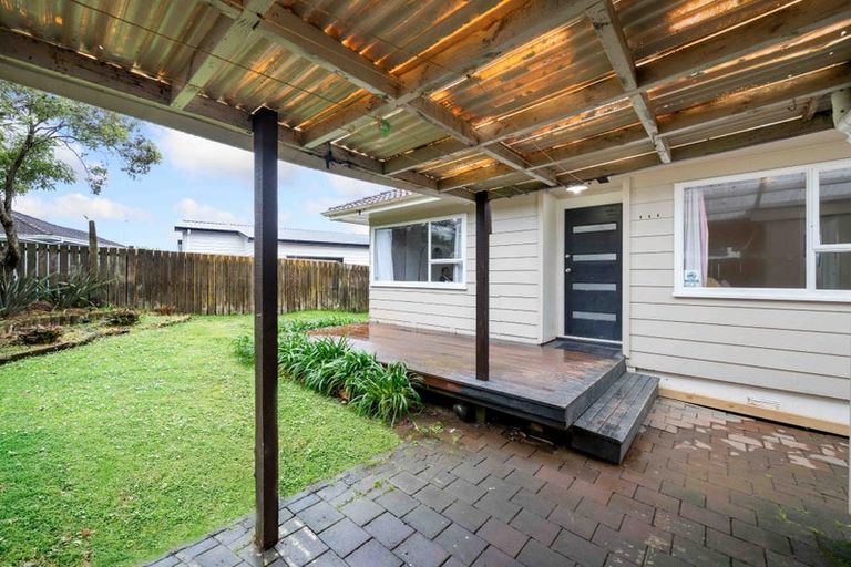Photo of property in 2/17 Anglers Way, Wattle Downs, Auckland, 2102