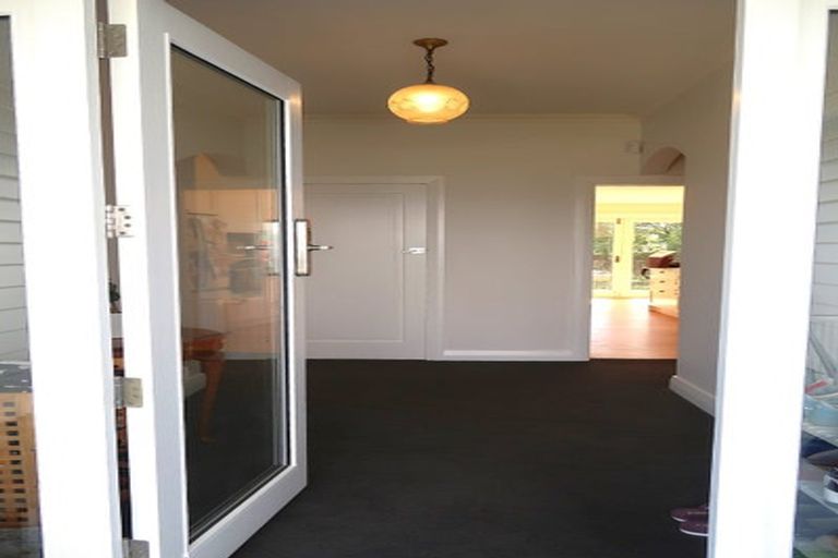 Photo of property in 84 Mills Road, Brooklyn, Wellington, 6021