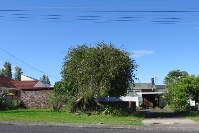 Photo of property in 19 Exmouth Road, Northcote, Auckland, 0627