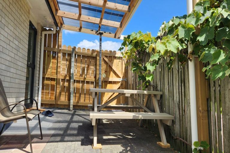 Photo of property in 20 Mercury Lane, Windsor Park, Auckland, 0632