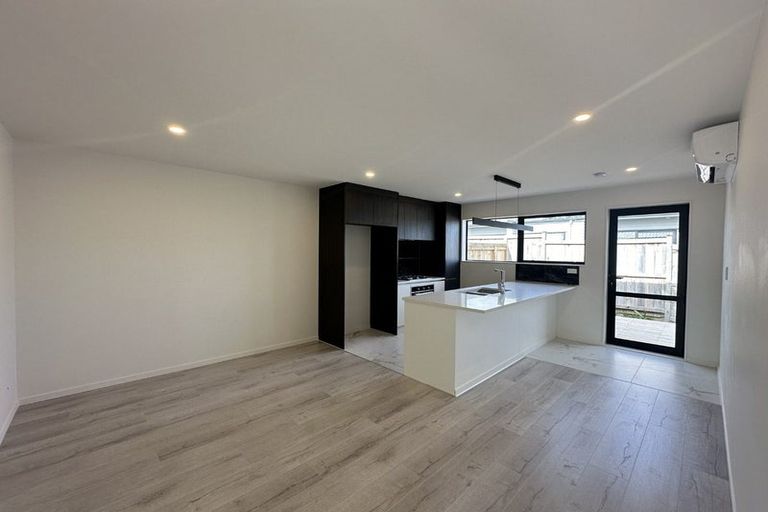 Photo of property in 15b Poruru Close, Papakura, 2110