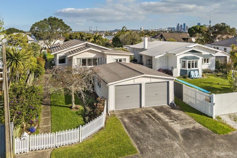Photo of property in 63 Bayswater Avenue, Bayswater, Auckland, 0622