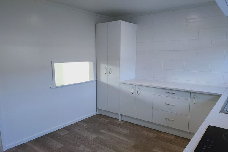 Photo of property in 2/74 Portage Road, New Lynn, Auckland, 0600