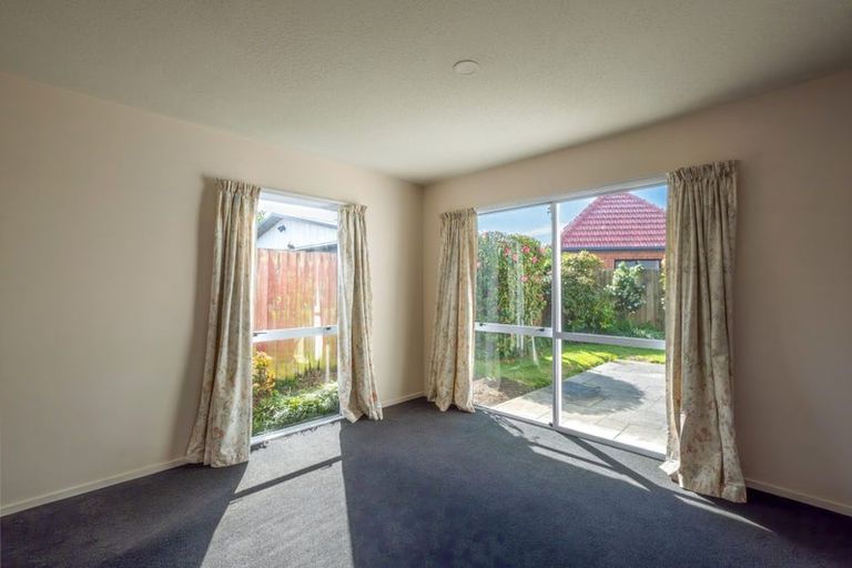 Photo of property in 1/49 Westgrove Avenue, Avonhead, Christchurch, 8042