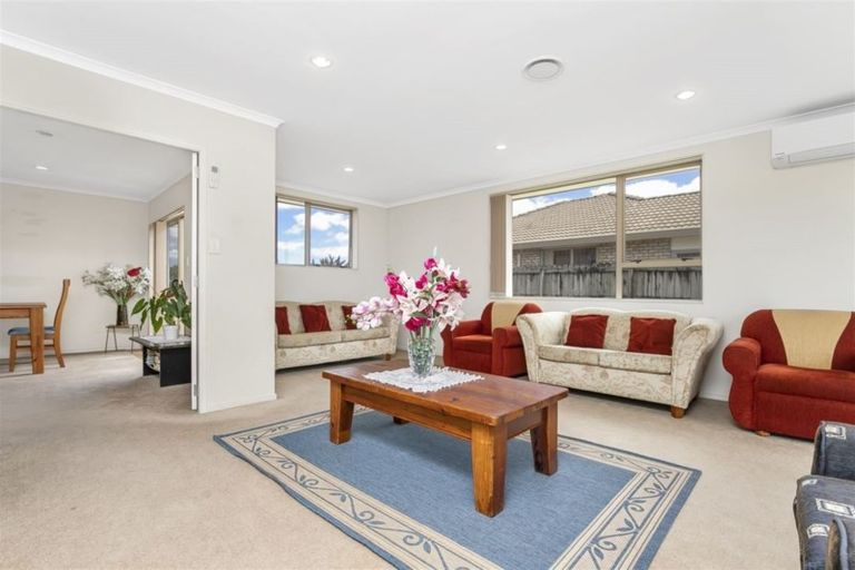 Photo of property in 33 Morewa Place, Takanini, 2112