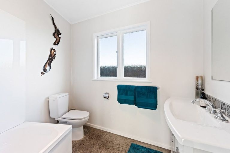 Photo of property in 9 Mahana Road, Paraparaumu Beach, Paraparaumu, 5032