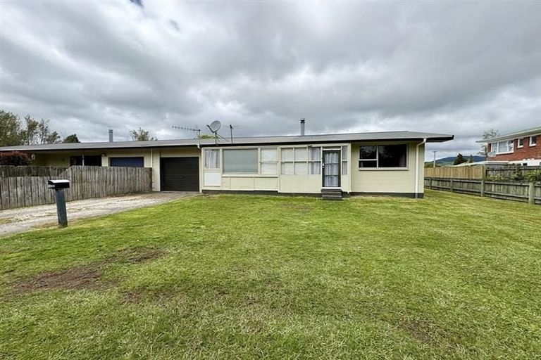 Photo of property in 1a Cooper Avenue, Holdens Bay, Rotorua, 3010