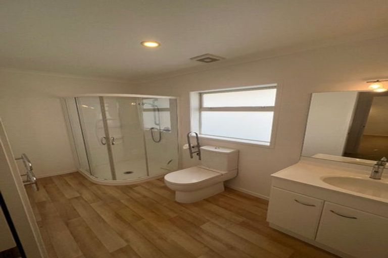 Photo of property in 4a Forest Glen, Orewa, 0931