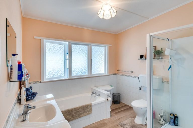 Photo of property in 24 Pourerere Road, Waipawa, 4271