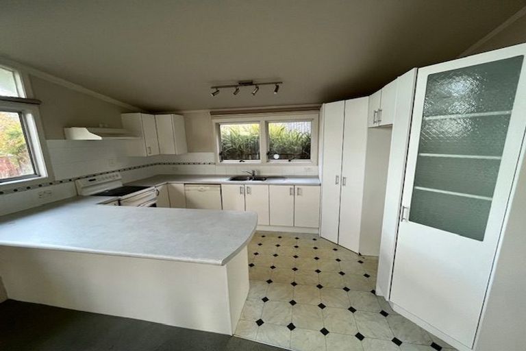 Photo of property in 24 Stanley Road, Glenfield, Auckland, 0629