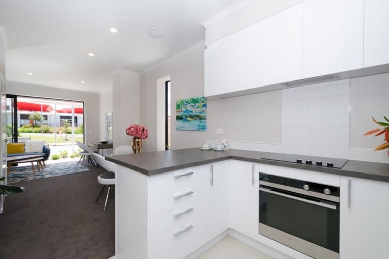 Photo of property in 4/89 Hobsonville Point Road, Hobsonville, Auckland, 0616