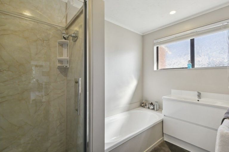 Photo of property in 1/104-106 Madras Street, Khandallah, Wellington, 6035