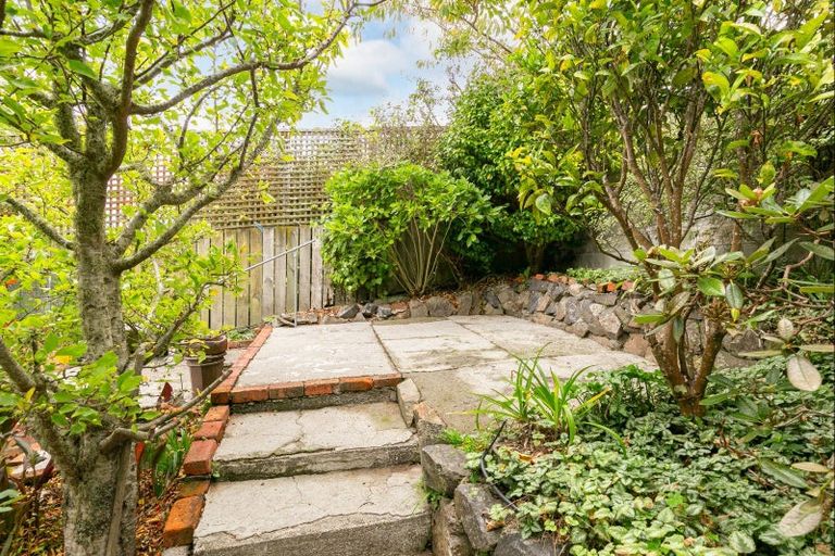 Photo of property in 1a Trelissick Crescent, Ngaio, Wellington, 6035