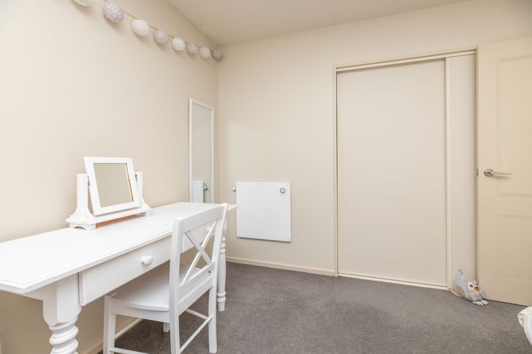 Photo of property in 10 Harrys Way, Redwood, Christchurch, 8051