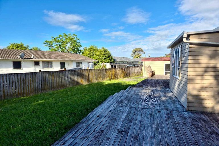 Photo of property in 10 Harry Ward Place, Henderson, Auckland, 0610