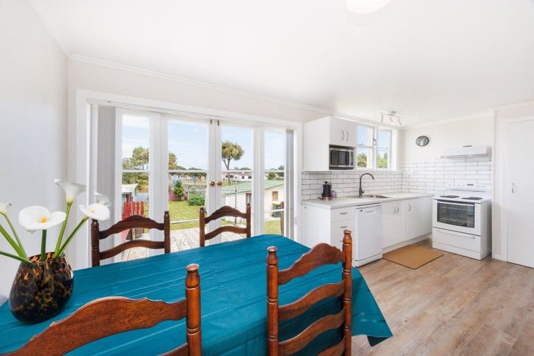 Photo of property in 88 Avenue Road, Foxton, 4814