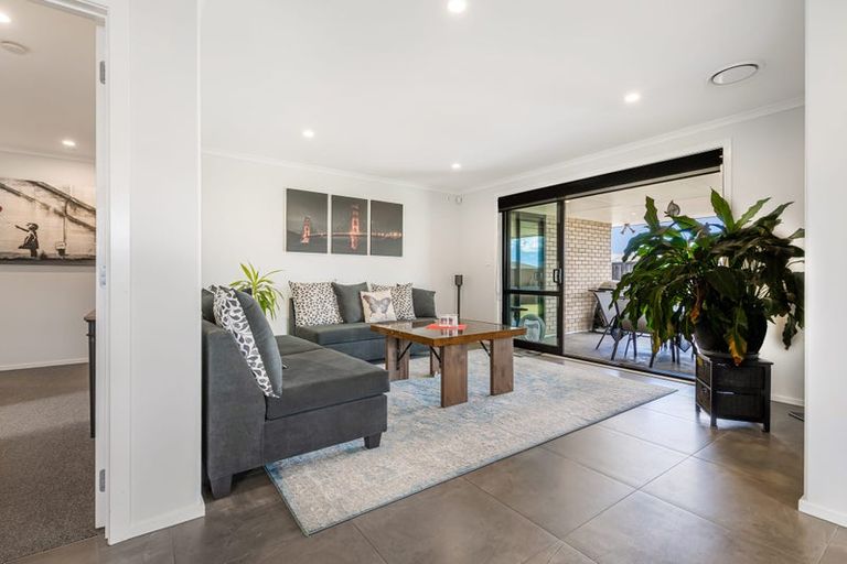 Photo of property in 8 Remana Crescent, Huapai, Kumeu, 0810