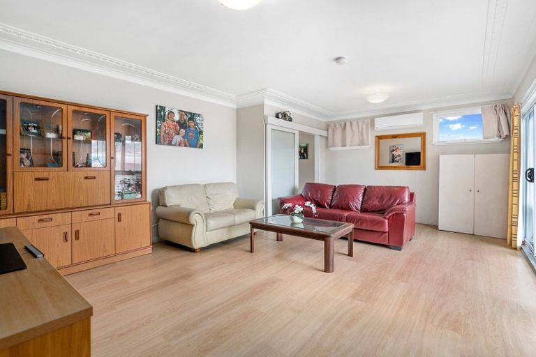 Photo of property in 75 Royal Road, Massey, Auckland, 0614
