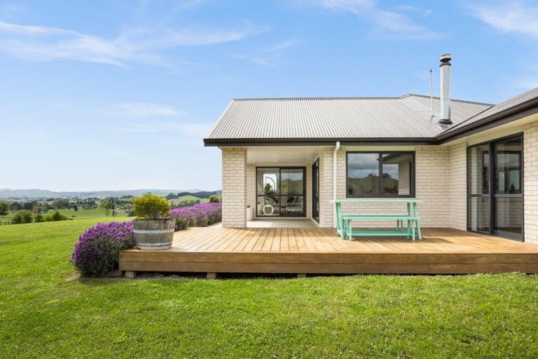 Photo of property in 21c Highlands Drive, Waipawa, 4277