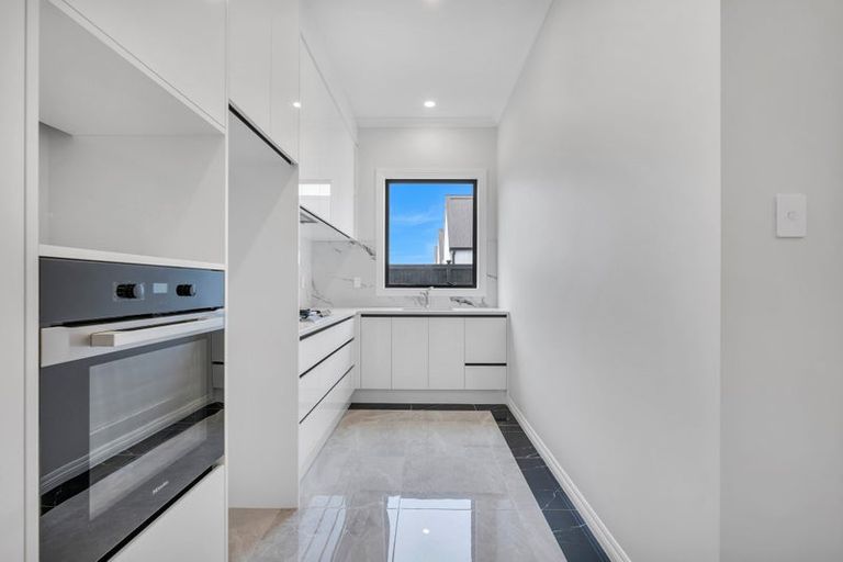 Photo of property in 76 Symes Drive, Red Beach, 0932